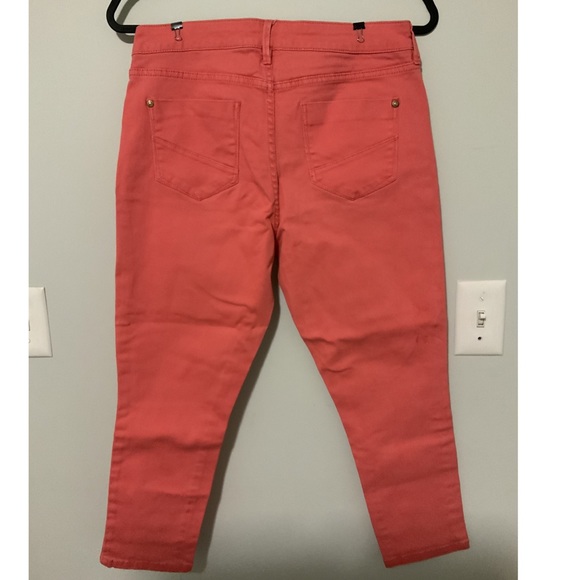 NEW! Ankle Jeans 👖| JustFab - Picture 8 of 9